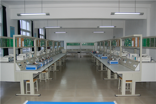 电子技术综合实验室
